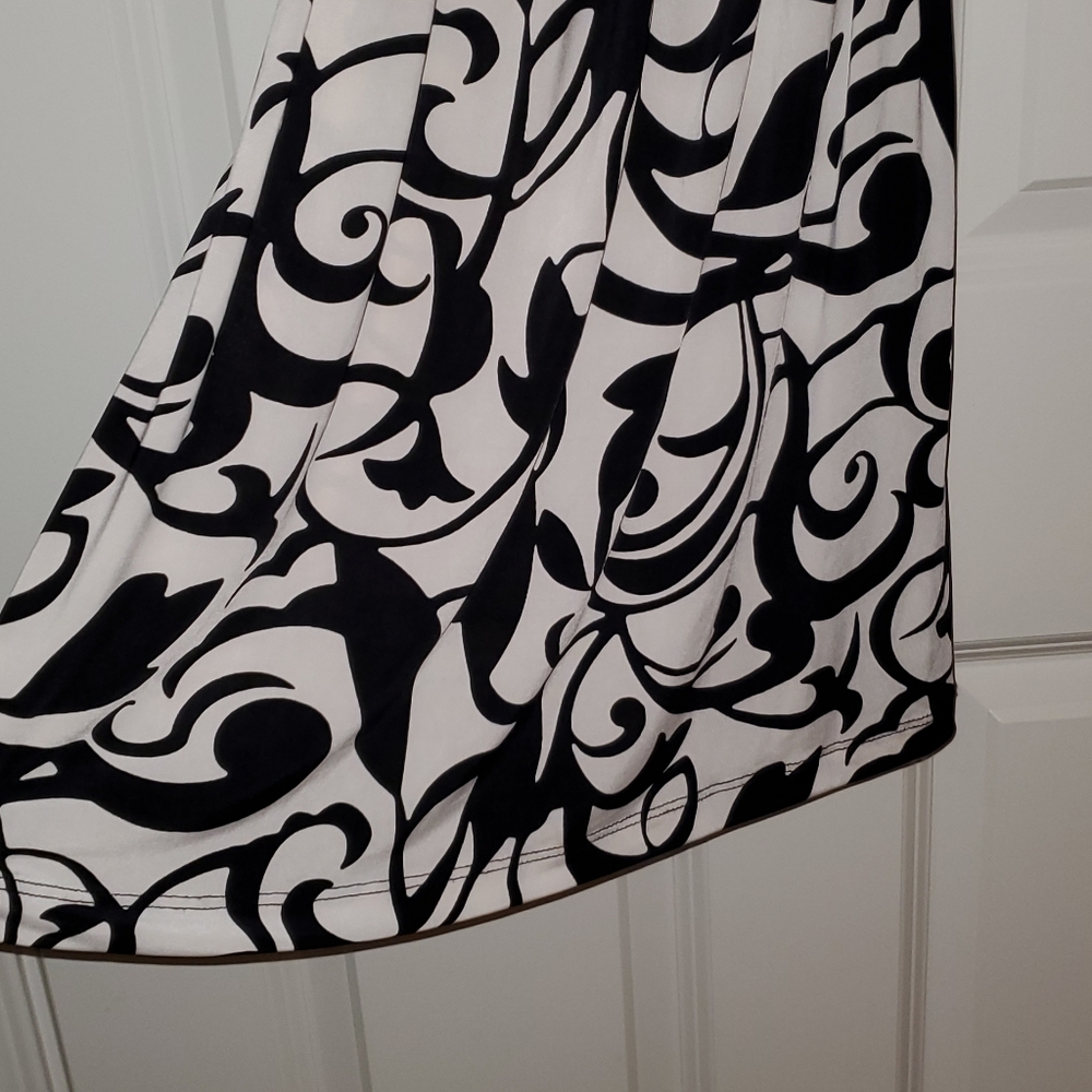 Dress - Picture 2 of 7